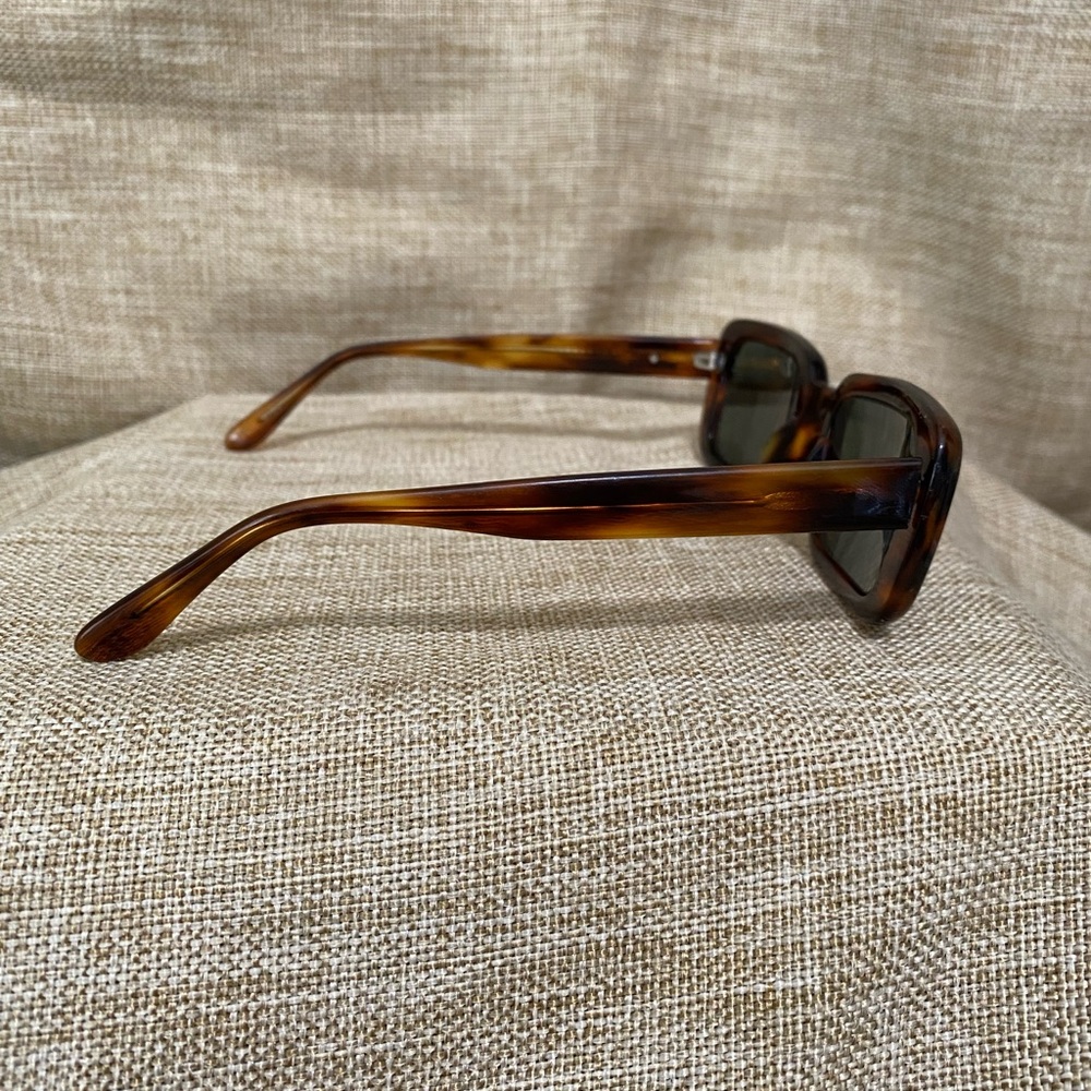 Ray-Ban vintage Tortoise Sunglasses - Picture 2 of 10
